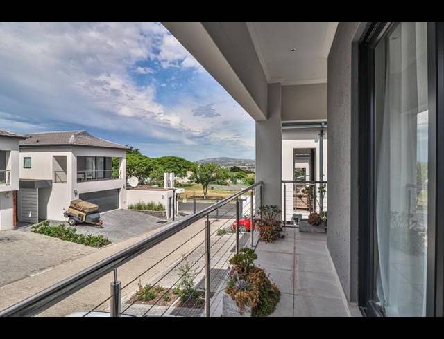 3 BEDROOM TOWNHOUSE FOR SALE IN PROTEA HEIGHTS